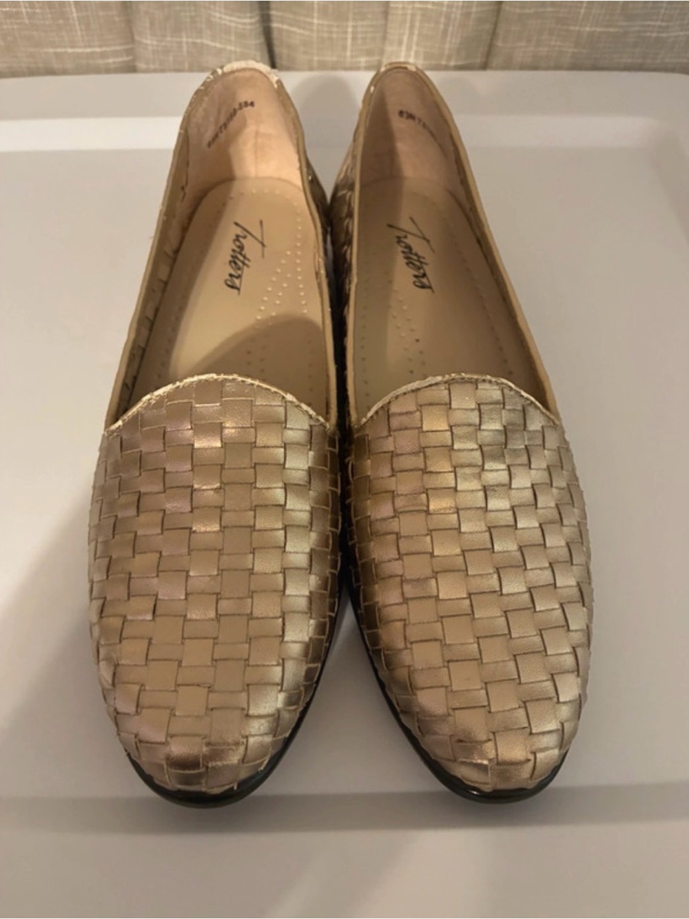 NWOT Trotters Liz Woven Leather Loafers Gold Metallic 6.5 Narrow